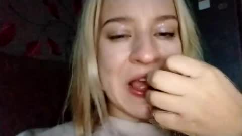 Snapshot of mila_420 chatting on November 6, 3:51 am Mila 420 online show from November 6, 3:51 am