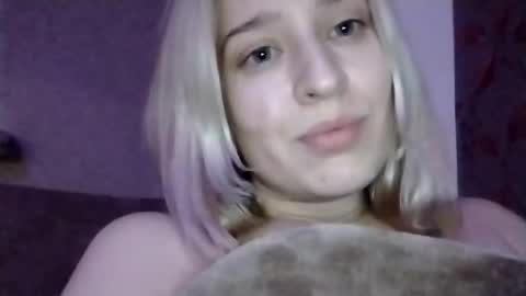 Snapshot of mila_420 chatting on November 28, 9:06 pm Mila 420 online show from November 28, 9:06 pm