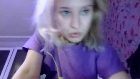 Snapshot of mila_420 chatting on December 5, 7:10 pm Mila 420 online show from December 5, 7:10 pm