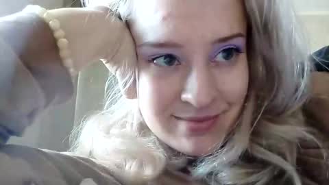 Snapshot of mila_420 chatting on May 21, 5:36 am Mila 420 online show from May 21, 5:36 am