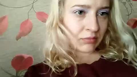 Snapshot of mila_420 chatting on May 24, 12:43 pm Mila 420 online show from May 24, 12:43 pm