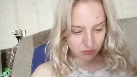 Snapshot of mila_420 chatting on June 11, 12:47 pm Mila 420 online show from June 11, 12:47 pm