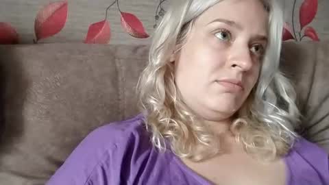 Snapshot of mila_420 chatting on June 22, 5:48 am Mila 420 online show from June 22, 5:48 am