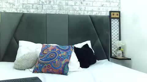 mila_adamss online show from February 9, 11:25 am