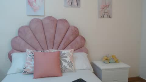 mila_adamss online show from June 6, 11:04 am