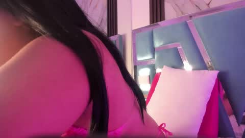 Snapshot of mila_clum chatting on February 24, 7:41 pm Camila online show from February 24, 7:41 pm