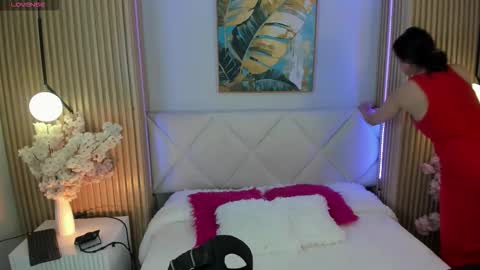 mila_hank online show from March 18, 12:08 pm