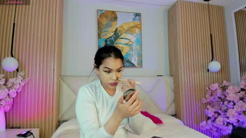 mila_hank online show from April 9, 12:10 pm