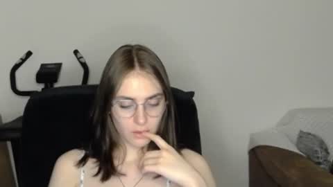 mila_keyy online show from June 24, 10:20 pm