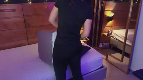 Snapshot of mila_kiitty chatting on June 27, 11:15 am Milena online show from June 27, 11:15 am