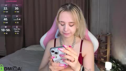 mila_kinor online show from November 6, 12:55 am