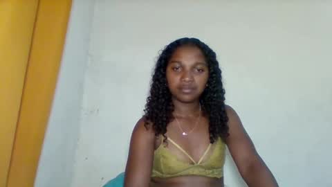mila_lunah online show from April 14, 3:29 pm