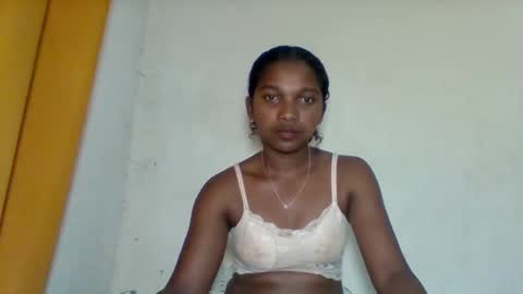 mila_lunah online show from April 17, 1:08 am