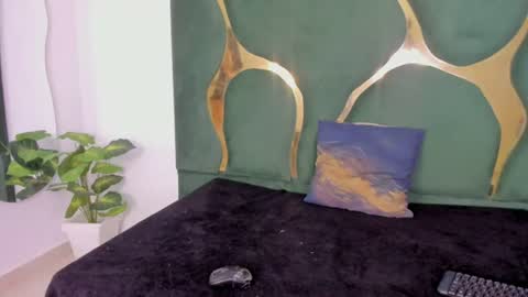 mila_petiteasm online show from June 15, 12:51 pm