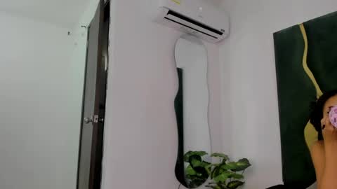 mila_petiteasm online show from June 25, 12:20 pm