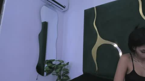 mila_petiteasm online show from July 1, 12:18 pm