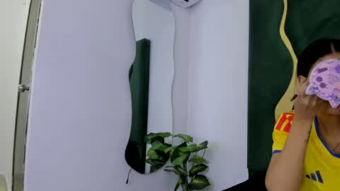 mila_petiteasm online show from July 3, 12:33 pm