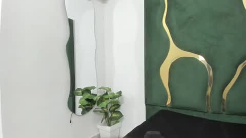 mila_petiteasm online show from July 6, 12:13 pm