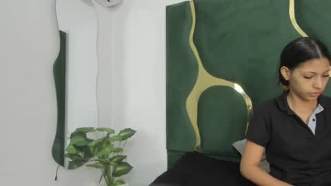 mila_petiteasm online show from July 9, 12:20 pm