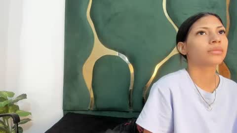 mila_petiteasm online show from July 18, 12:20 pm