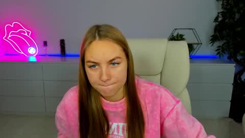 Snapshot of milaaddam chatting on November 16, 6:30 am Milla online show from November 16, 6:30 am