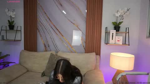 milacrave online show from September 30, 11:37 am