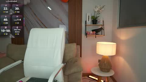 milacrave online show from October 28, 11:36 am