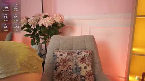 milacrave online show from February 25, 12:04 pm