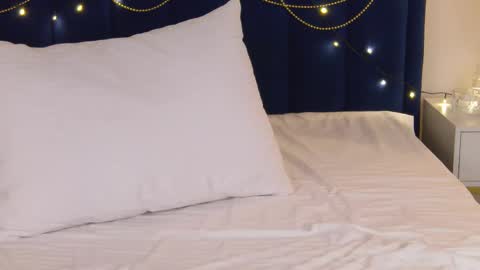 Snapshot of milademies chatting on February 28, 6:10 am Miss Cutie online show from February 28, 6:10 am