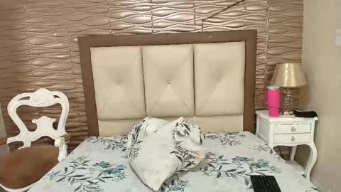 miladiosa online show from May 13, 11:29 am