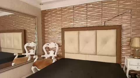 miladiosa online show from May 24, 12:21 pm
