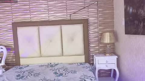 miladiosa online show from May 29, 12:25 pm