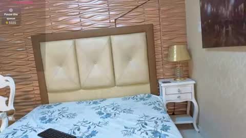 miladiosa online show from June 16, 12:30 pm