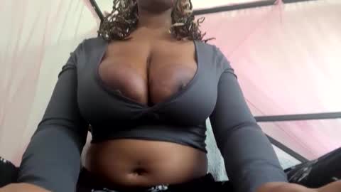 Snapshot of miladreama chatting on October 9, 4:05 pm Miladreama online show from October 9, 4:05 pm