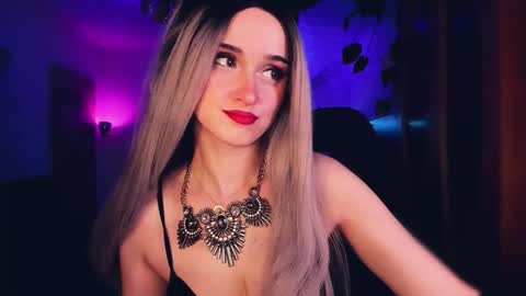 MiladyJolie online show from November 15, 4:14 pm