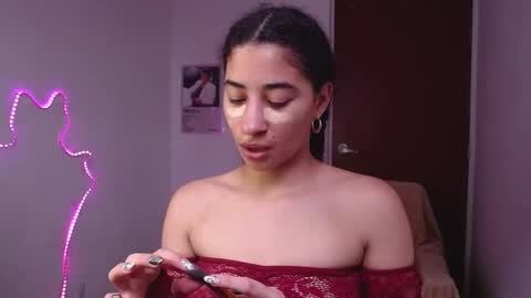 Snapshot of milah_hearrty chatting on October 21, 7:25 pm Milah online show from October 21, 7:25 pm