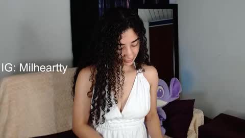 Snapshot of milah_hearrty chatting on November 10, 2:38 pm Milah online show from November 10, 2:38 pm