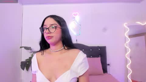 milah_tay online show from February 6, 11:35 am