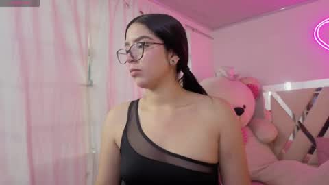 Snapshot of milah_tay chatting on May 23, 11:36 am milah_tay online show from May 23, 11:36 am