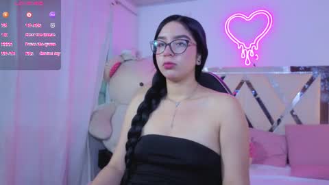 Snapshot of milah_tay chatting on July 1, 11:23 am milah_tay online show from July 1, 11:23 am