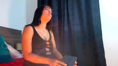 mila online show from October 25, 4:31 am