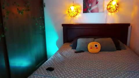 mila online show from November 14, 8:29 pm