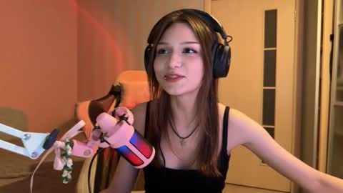 Snapshot of milamiuu chatting on January 9, 2:53 pm milamiuu online show from January 9, 2:53 pm