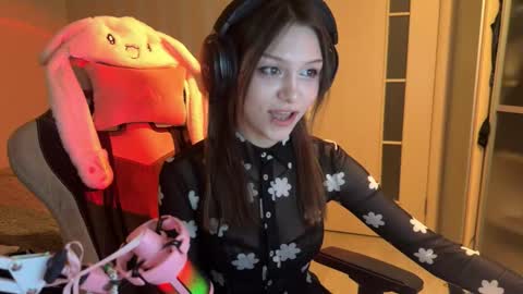 Snapshot of milamiuu chatting on January 11, 11:59 am milamiuu online show from January 11, 11:59 am