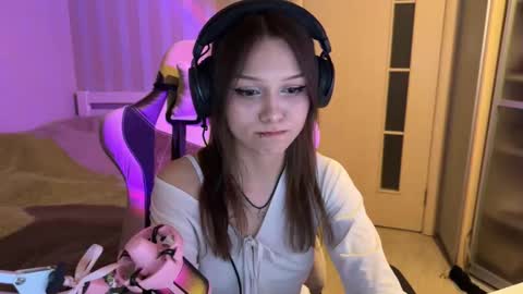 Snapshot of milamiuu chatting on January 13, 2:11 pm milamiuu online show from January 13, 2:11 pm