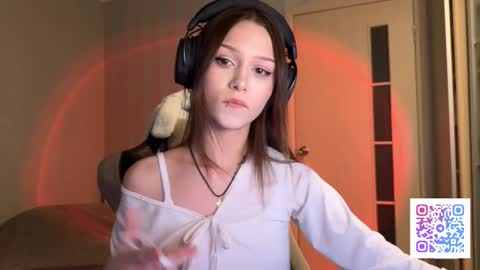 Snapshot of milamiuu chatting on March 6, 3:08 pm milamiuu online show from March 6, 3:08 pm