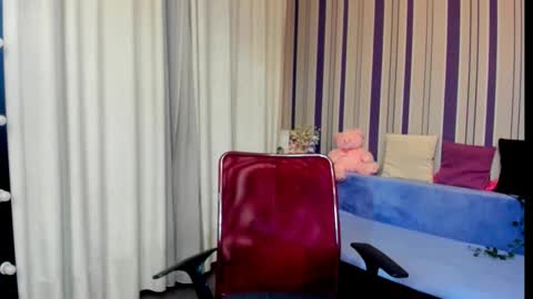 Snapshot of milanaalvis chatting on December 14, 1:05 pm MilanaAlvis online show from December 14, 1:05 pm