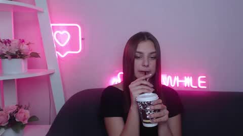 milanaangelas online show from February 4, 5:53 am