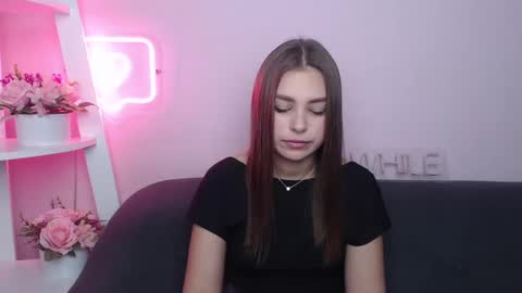 milanaangelas online show from March 2, 5:33 am