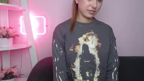 milanaangelas online show from September 29, 8:13 pm